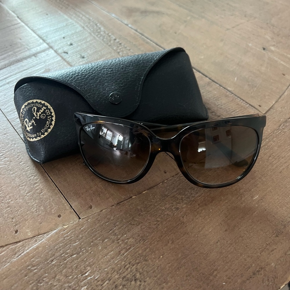 Ray-Ban RB4126 Cats 1000 Tortoise Sunglasses with Case